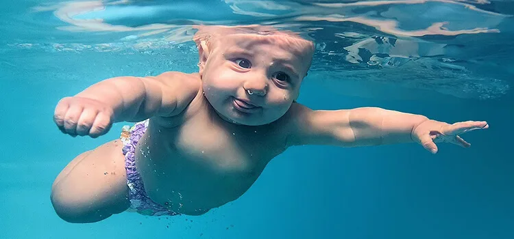 Первое купание ребёнка в открытой воде: как преодолеть страх моря