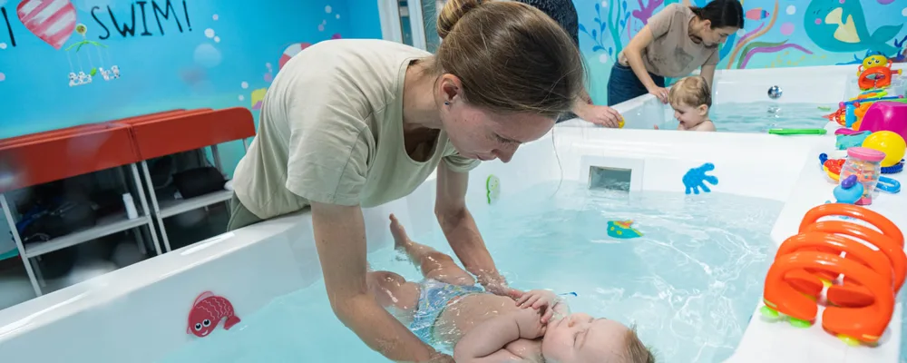Малыш в воде: укрепление здоровья недоношенного ребёнка