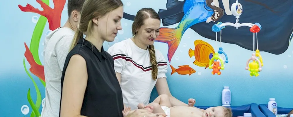 Роль родителей в грудничковом плавании
